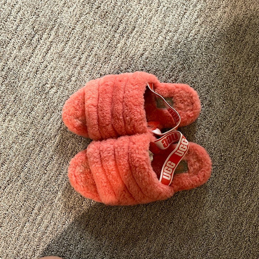 Coral colored uggs size 3 kids| last listing